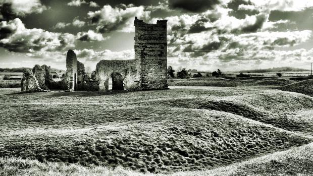 archaeo IV : Knowlton henge and ruined church